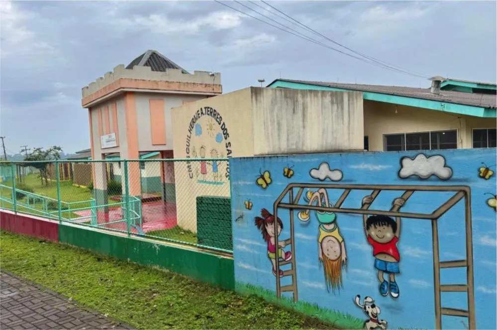 Requerimento da Câmara pede informações sobre vagas disponíveis, fila de espera e capacidade dos CMEIs de Foz do Iguaçu.