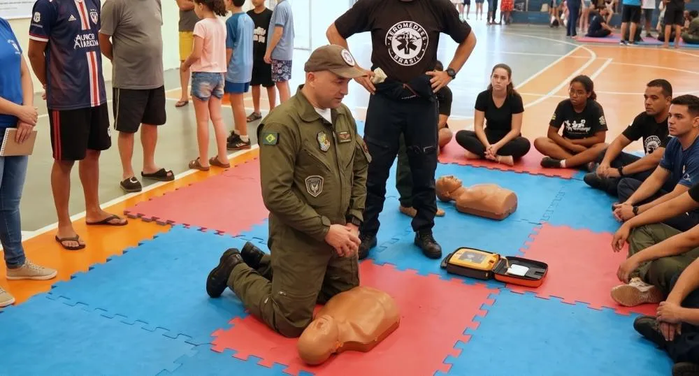 Participantes aprenderam as manobras de Reanimação Cardiopulmonar (RCP) ou de Heimlich.