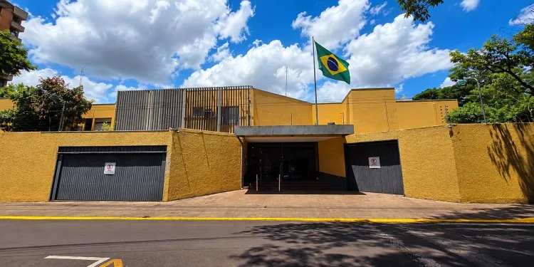 Consulado-Geral do Brasil em Ciudad del Este recebe 5.102 eleitores brasileiros neste domingo para a eleição presidencial. Foto: Reprodução/Internet