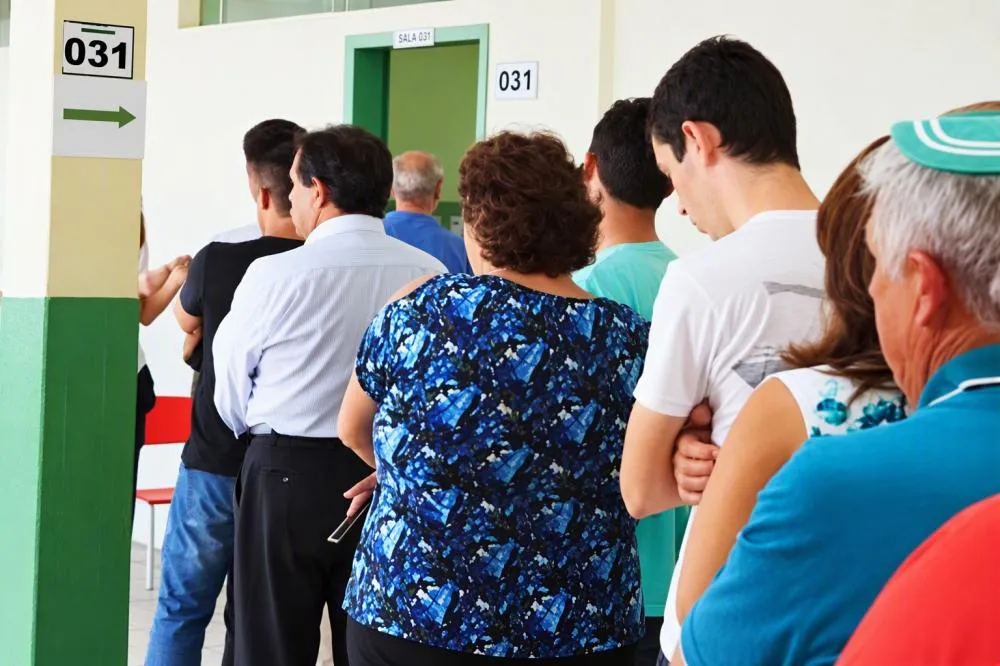 Movimento foi tranquilo nas primeiras horas da votação em Foz do Iguaçu, apesar do temporal registrado durante a madrugada. Foto: divulgação