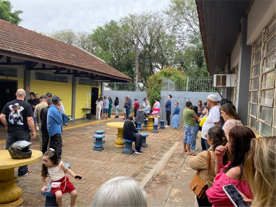 Mais de 44 mil eleitores de Foz não compareceram às urnas no primeiro turno, mas poderão votar no segundo turno, em 25 de outubro. Foto- Robson Meireles