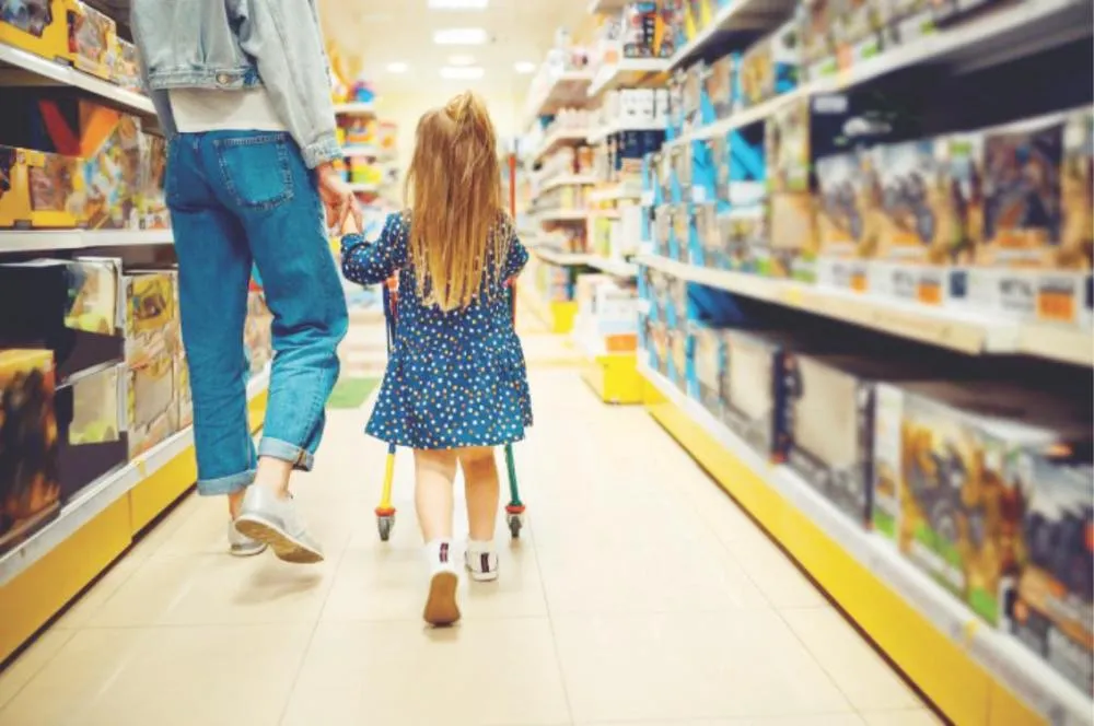 Os itens mais buscados para presentear as crianças são os brinquedos, roupas e calçados, jogos educativos e livros (Foto: divulgação)