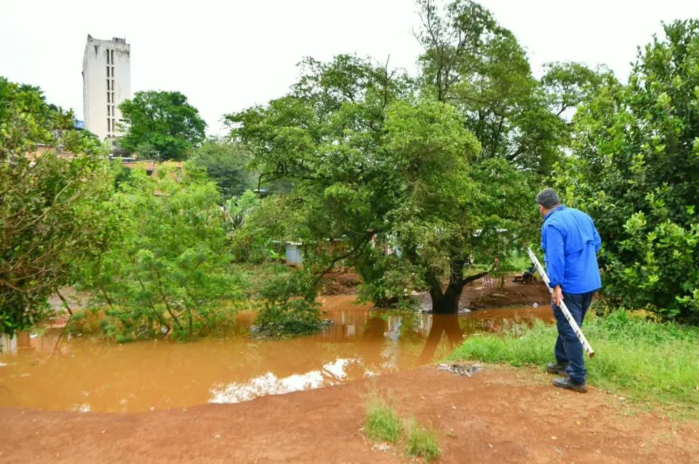 Itaipu reforça monitoramento do rio Paraná e orienta moradores de áreas baixas de San Rafael diante da cheia. Crédito: William Brisida/Itaipu Binacional