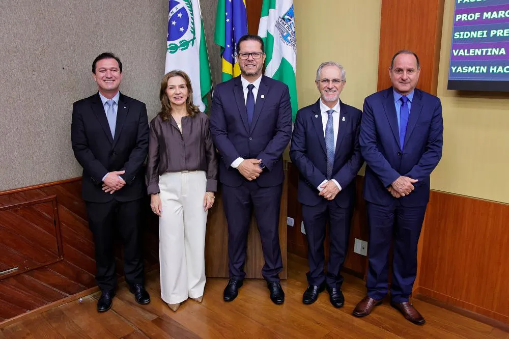 Mesa Diretora da Câmara: Paulo Debrito, Dr. Ranieri, Beni Rodrigues, Professora Márcia Bachixte e Evandro Ferreira. Foto: Christian Rizzi-CMFI