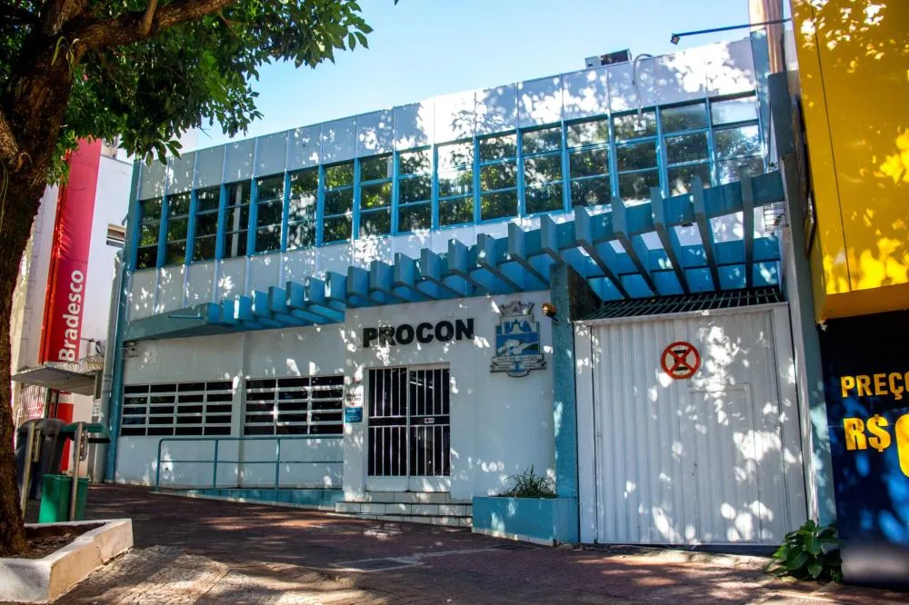 Procon de Foz aplica mais de meio milhão em multas a três entidades de aposentados