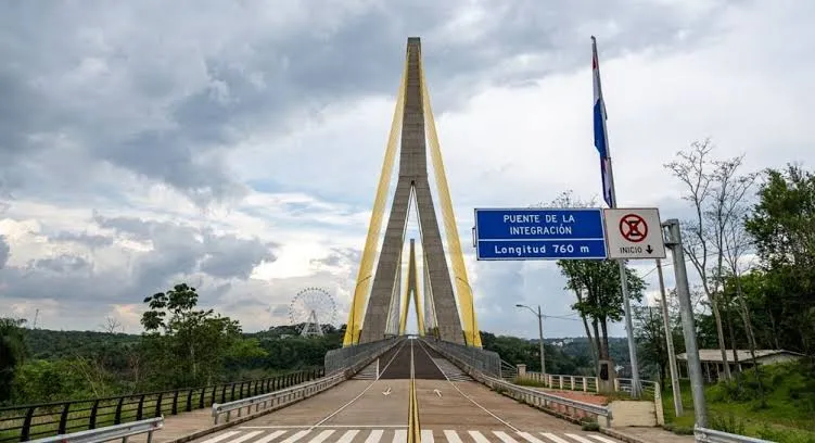 O translado para moradores de Foz, Presidente Franco, Hernandárias e Ciudad del pode ocorrer diariamente entre as 7h e às 13h-Foto: divulgação