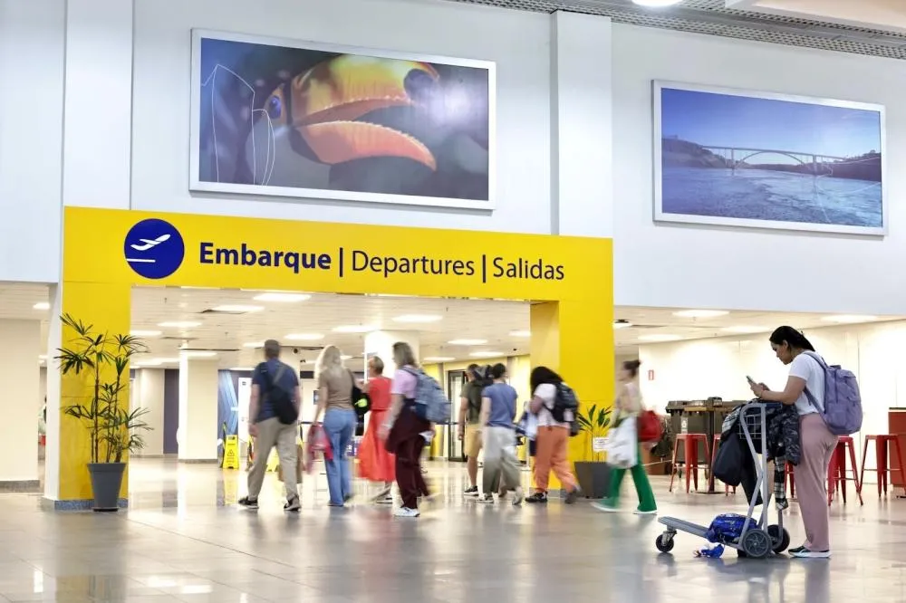 O Aeroporto Internacional de Foz do Iguaçu projeta 32.990 passageiros entre embarques e desembarques durante o feriado de outubro, alta de 24,15% em relação a 2025.
