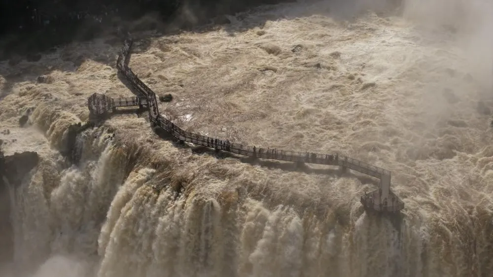 Passarela das Cataratas do Iguaçu é interditada temporariamente neste domingo, 11 de outubro