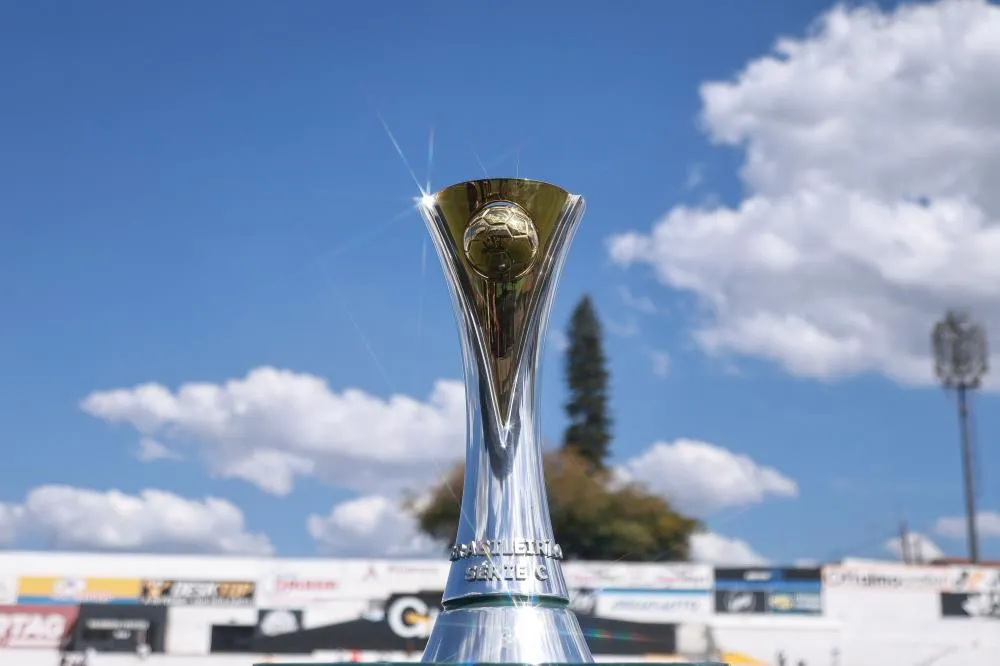 Troféu da Série C do Brasileirão. Créditos: Staff Images Woman/CBF