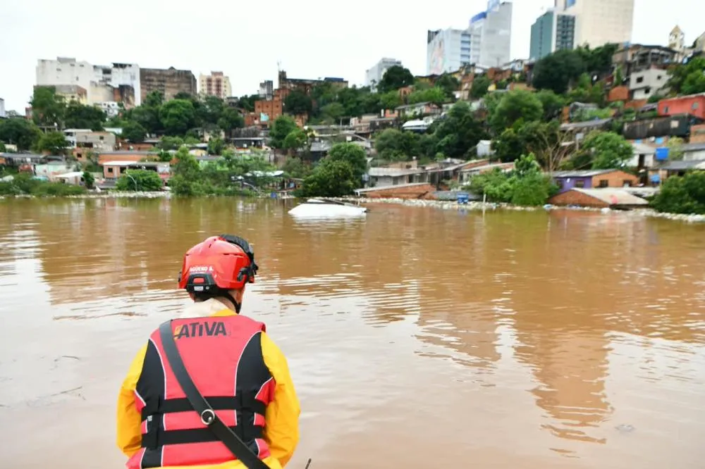 O Rio Paraná pode atingir 121 metros acima do nível do mar nesta quarta-feira (14), após chuvas acima do esperado nas bacias da região. Foto: Itaipu Binacional. Crédito: William Brisida/Itaipu Binacional