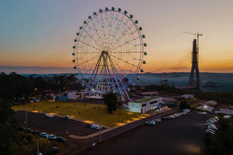 Paraguai e Argentina responderam por cerca de 70% das chegadas internacionais ao Paraná até setembro. O fluxo reforça a importância do turismo para Foz do Iguaçu e a região trinacional. Foto: José Fernando Ogura/Arquivo AEN.