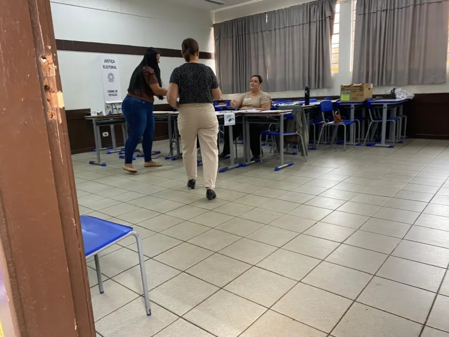 Foz do Iguaçu mantém os 68 locais de votação utilizados no primeiro turno das Eleições 2026. Eleitores devem conferir o endereço e a seção antes de domingo (25). Foto: Robson Meireles