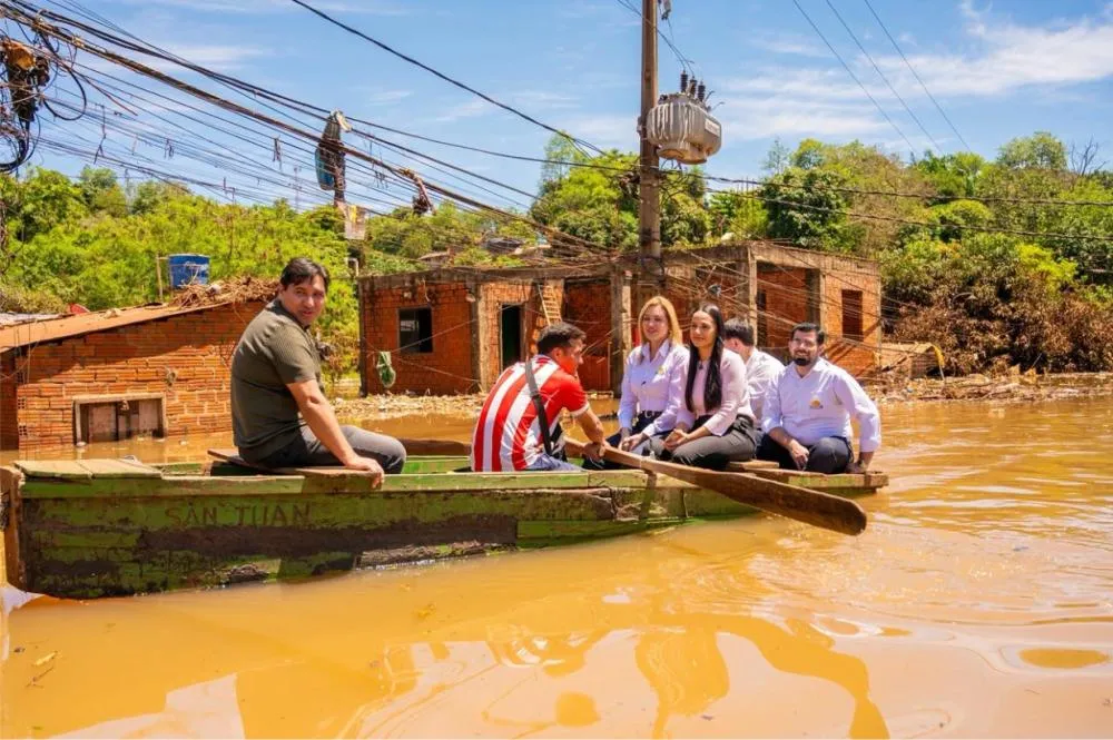 Rio Paraná baixou, mas o nível segue 16 metros acima do normal; famílias afetadas em CDE somam mais de 1,2 mil (Foto: divulgação/Prefeitura de CDE)