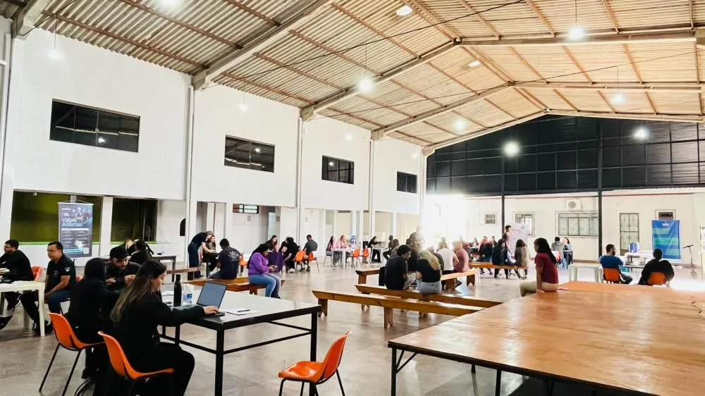 Mutirão de empregos no Jardim São Paulo reuniu cerca de 160 candidatos e 11 empresas, com aproximadamente 200 vagas disponíveis. Foto: PMFI