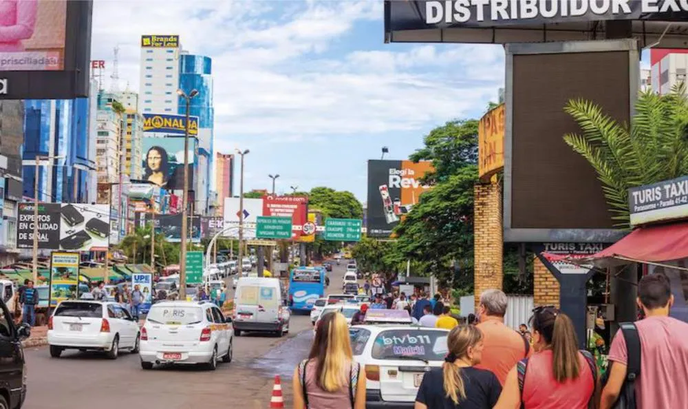 A cotação de compra do real nas casas de câmbio paraguaias caiu nesta semana de 1.120 guaranis para 1.050 guaranis, uma redução de aproximadamente 6,25% (Foto: Abc Color)