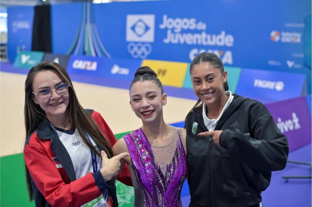 Pupila da treinadora Leila Márcia, a ginasta Larissa Ferreira, do Amazonas, em ação nos Jogos da Juventude CAIXA Foz do Iguaçu 2026. Foto: Washington Alves/COB.