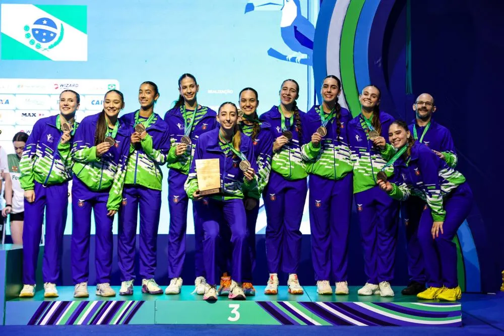 Atleta de Foz do Iguaçu Gabrielli Bernardi integra o time do Paraná de voleibol feminino.