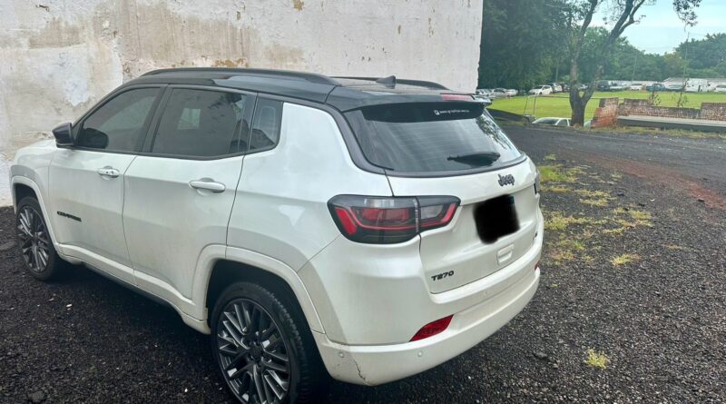 Jeep roubado interceptado pela PF e Força Nacional na Ponte Internacional da Amizade.